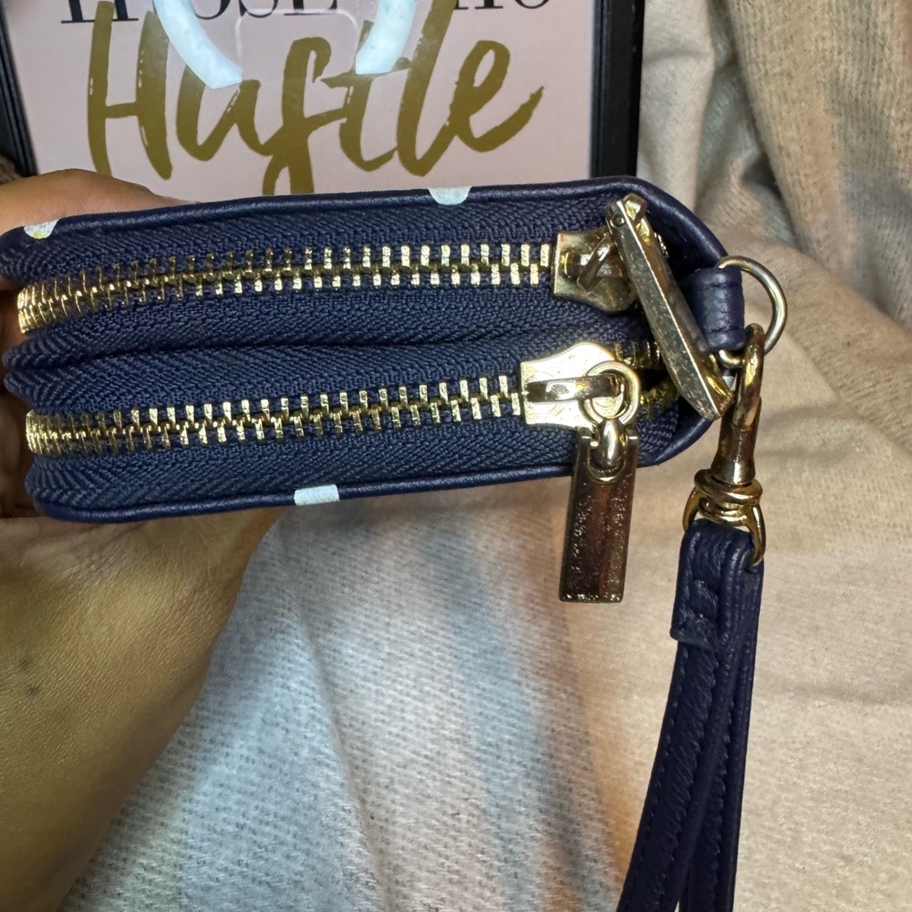 A New Day Blue and White Clutch - Picture 2 of 4
